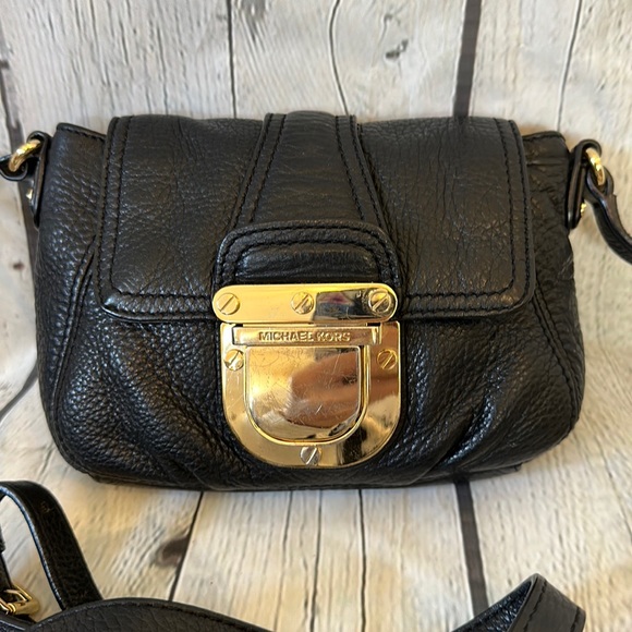 Michael Kors Handbags - Michael Kors pebbled soft leather crossbody